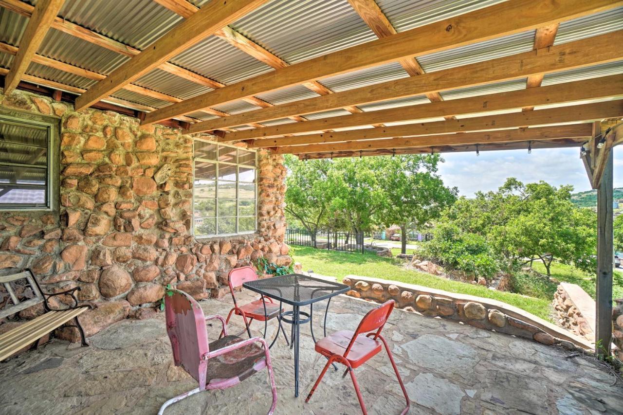 Enchanting Hilltop Cottage In Medicine Park! מראה חיצוני תמונה