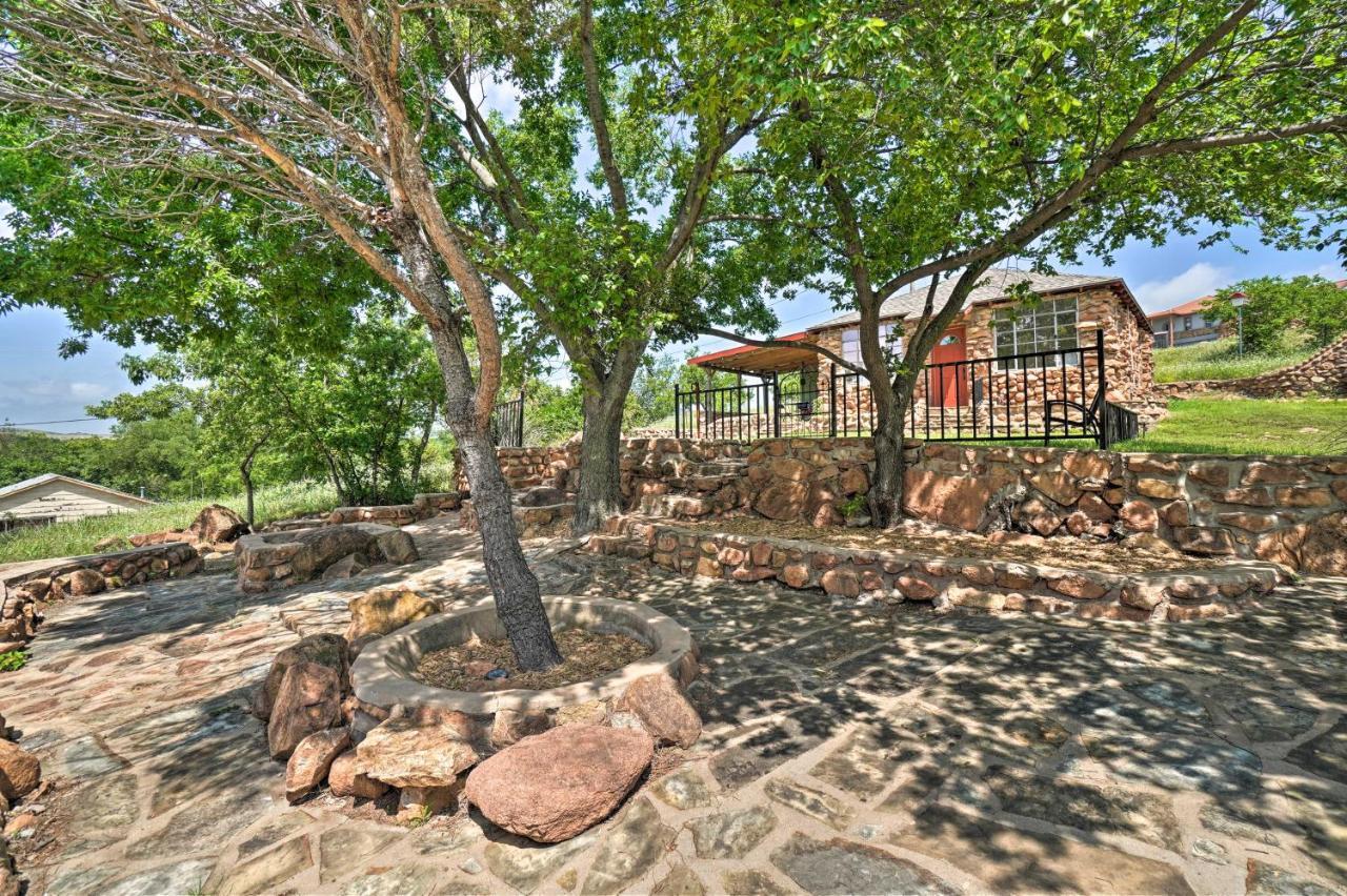 Enchanting Hilltop Cottage In Medicine Park! מראה חיצוני תמונה